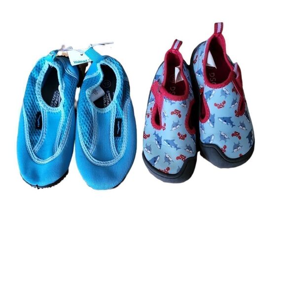2 pairs of watershoes size 9 and size 10 - Picture 1 of 1